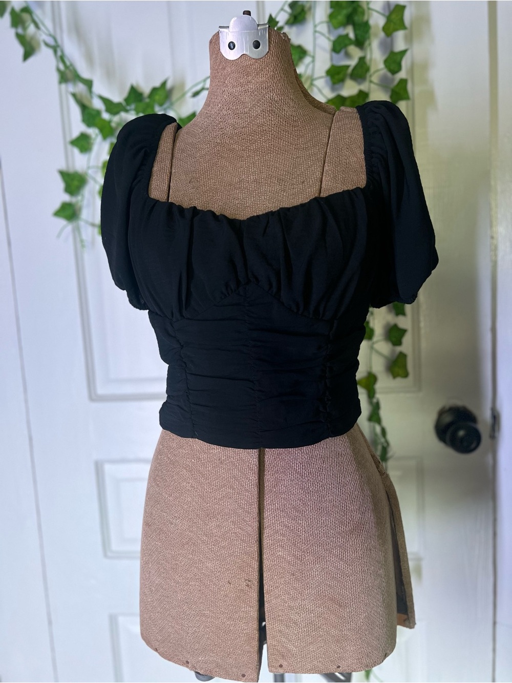 Forever 21 Black Ruched Puff-Sleeve Square Neck Crop Top